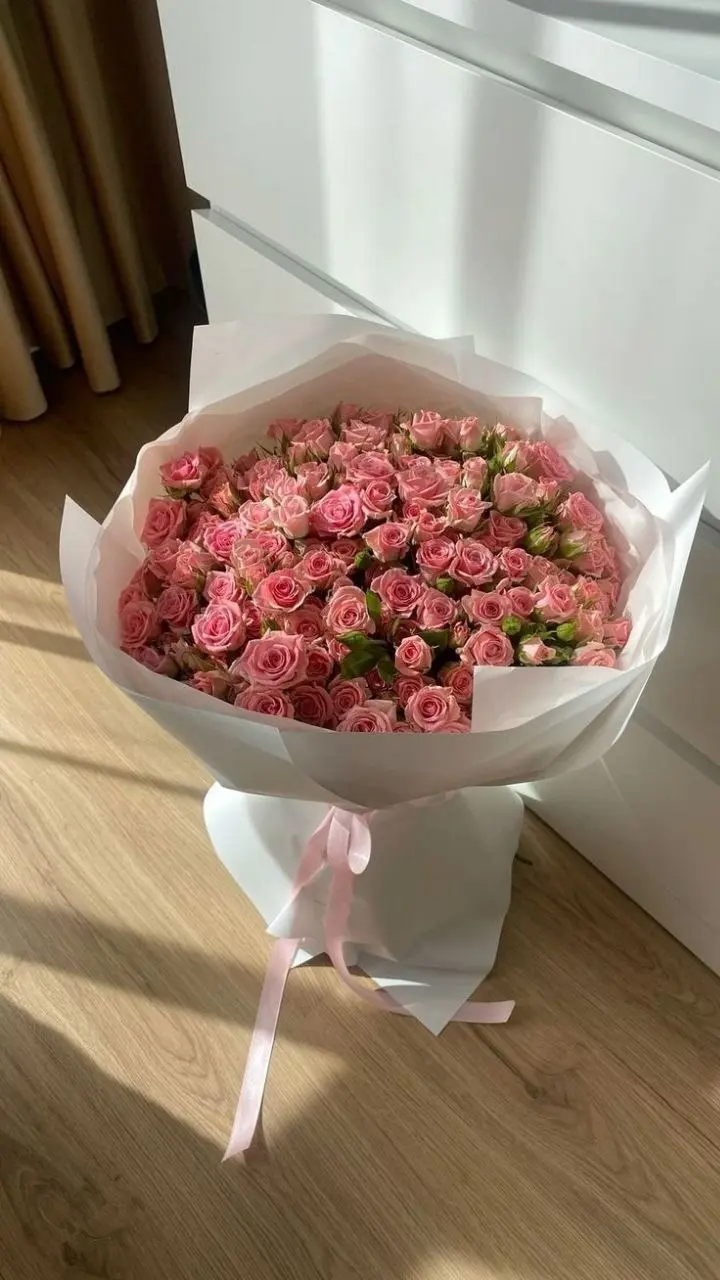 Oversized Spray Rose Bundle